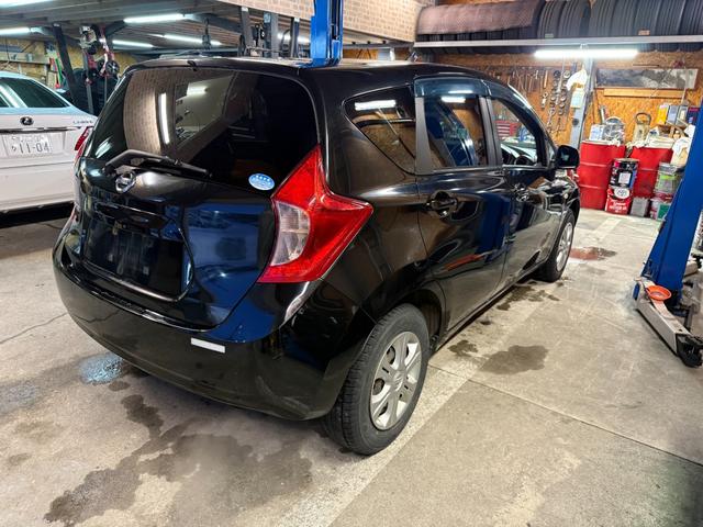 ノート Ｘ　ＦＯＵＲ　４ＷＤ　ＷＳＲＳ　ＡＢＳ　インテリジェントキー　プッシュスタート　純正ナビＴＶ　横滑り防止（16枚目）