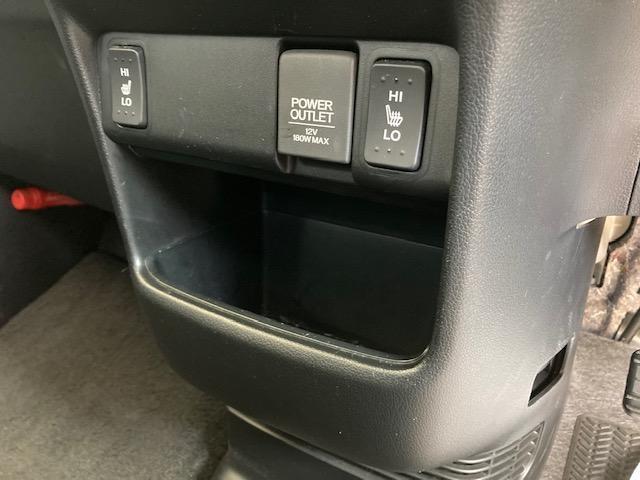 2トーンカラースタイル G・Lパッケージ 4WD ワンオーナー 夏冬タイヤ 前後ドライブレコーダー 純正Bluetooth対応ナビ ETC バックカメラ AUX接続 ワンセグTV シートヒーター ミラーヒーター 禁煙車 パワースライドドア(27枚目)