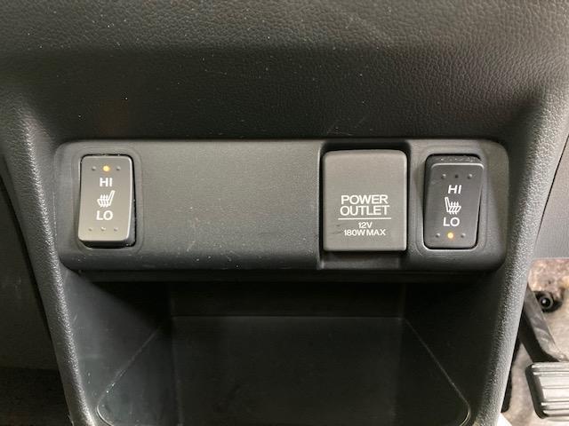 2トーンカラースタイル G・Lパッケージ 4WD ワンオーナー 夏冬タイヤ 前後ドライブレコーダー 純正Bluetooth対応ナビ ETC バックカメラ AUX接続 ワンセグTV シートヒーター ミラーヒーター 禁煙車 パワースライドドア(28枚目)