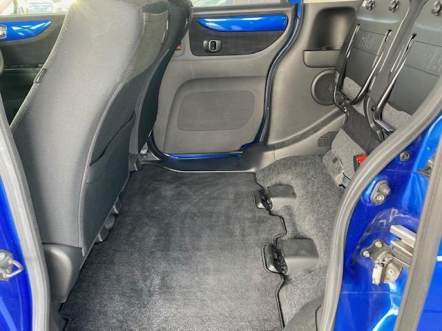 2トーンカラースタイル G・Lパッケージ 4WD ワンオーナー 夏冬タイヤ 前後ドライブレコーダー 純正Bluetooth対応ナビ ETC バックカメラ AUX接続 ワンセグTV シートヒーター ミラーヒーター 禁煙車 パワースライドドア(34枚目)