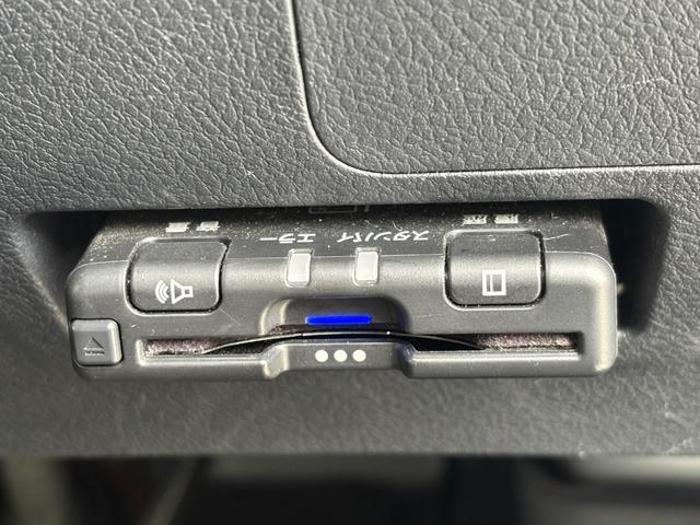 タウンエースバン  4WD 5速MT バックカメラ ETC 夏冬タイヤ 社外シートカバー 社外ベットキット 社外ディスプレイオーディオ(13枚目)