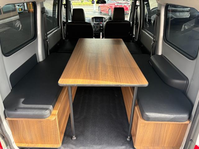 タウンエースバン  4WD 5速MT バックカメラ ETC 夏冬タイヤ 社外シートカバー 社外ベットキット 社外ディスプレイオーディオ(32枚目)
