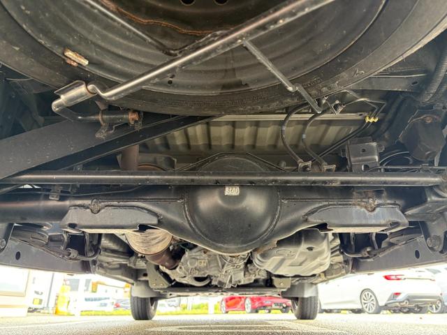 タウンエースバン  4WD 5速MT バックカメラ ETC 夏冬タイヤ 社外シートカバー 社外ベットキット 社外ディスプレイオーディオ(33枚目)