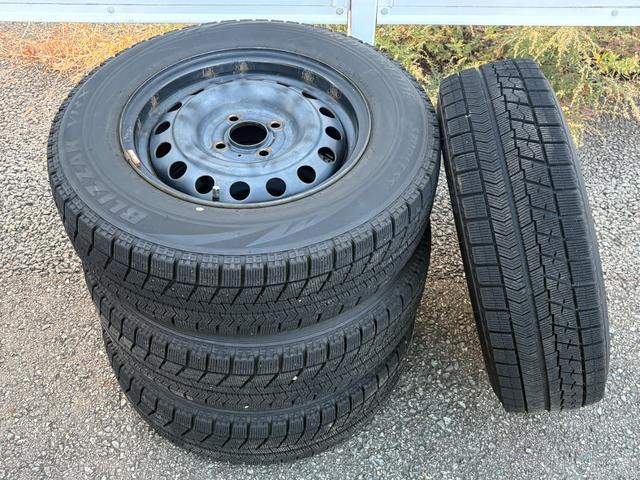 ノート X FOUR 4WD 寒冷地仕様 夏冬タイヤ付 社外エンジンスターター 純正ナビ バックカメラ ETC クリアランスソナー Bluetooth接続 ワンセグ キーレス 4WD切り替え オートライト マニュアルAC(6枚目)