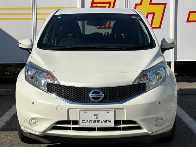 ノート X FOUR 4WD 寒冷地仕様 夏冬タイヤ付 社外エンジンスターター 純正ナビ バックカメラ ETC クリアランスソナー Bluetooth接続 ワンセグ キーレス 4WD切り替え オートライト マニュアルAC(7枚目)