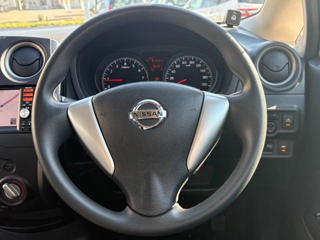 ノート X FOUR 4WD 寒冷地仕様 夏冬タイヤ付 社外エンジンスターター 純正ナビ バックカメラ ETC クリアランスソナー Bluetooth接続 ワンセグ キーレス 4WD切り替え オートライト マニュアルAC(16枚目)