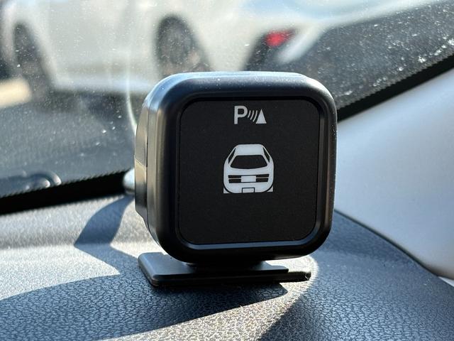 ノート X FOUR 4WD 寒冷地仕様 夏冬タイヤ付 社外エンジンスターター 純正ナビ バックカメラ ETC クリアランスソナー Bluetooth接続 ワンセグ キーレス 4WD切り替え オートライト マニュアルAC(17枚目)