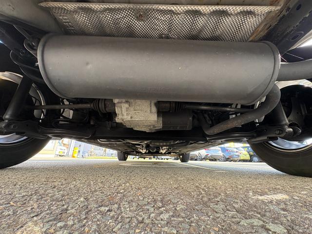 ノート X FOUR 4WD 寒冷地仕様 夏冬タイヤ付 社外エンジンスターター 純正ナビ バックカメラ ETC クリアランスソナー Bluetooth接続 ワンセグ キーレス 4WD切り替え オートライト マニュアルAC(35枚目)