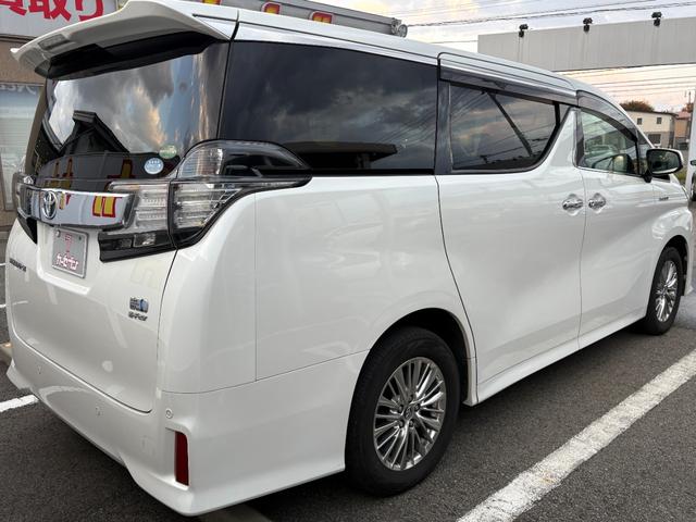 ヴェルファイアハイブリッド ＺＲ　Ｇエディション　４ＷＤ　純正ＪＢＬナビ　寒冷地仕様　バックカメラ　全方位カメラ　ＥＴＣ　両側パワスラ　電動リアゲート　クルコン　シートヒーター　ステアリングヒーター　Ｂｌｕｅｔｏｏｔｈ　フリップダウン　オットマン（7枚目）