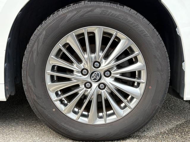 ヴェルファイアハイブリッド ＺＲ　Ｇエディション　４ＷＤ　純正ＪＢＬナビ　寒冷地仕様　バックカメラ　全方位カメラ　ＥＴＣ　両側パワスラ　電動リアゲート　クルコン　シートヒーター　ステアリングヒーター　Ｂｌｕｅｔｏｏｔｈ　フリップダウン　オットマン（11枚目）