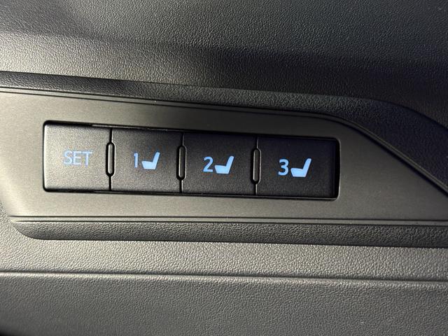 ヴェルファイアハイブリッド ＺＲ　Ｇエディション　４ＷＤ　純正ＪＢＬナビ　寒冷地仕様　バックカメラ　全方位カメラ　ＥＴＣ　両側パワスラ　電動リアゲート　クルコン　シートヒーター　ステアリングヒーター　Ｂｌｕｅｔｏｏｔｈ　フリップダウン　オットマン（18枚目）