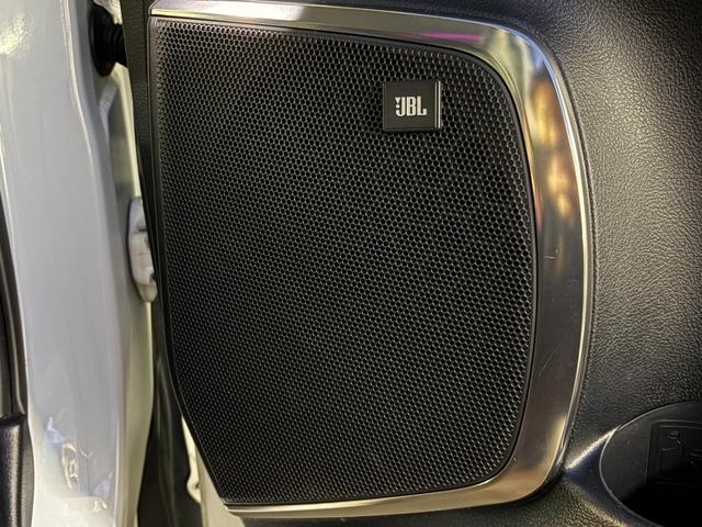 ヴェルファイアハイブリッド ＺＲ　Ｇエディション　４ＷＤ　純正ＪＢＬナビ　寒冷地仕様　バックカメラ　全方位カメラ　ＥＴＣ　両側パワスラ　電動リアゲート　クルコン　シートヒーター　ステアリングヒーター　Ｂｌｕｅｔｏｏｔｈ　フリップダウン　オットマン（20枚目）