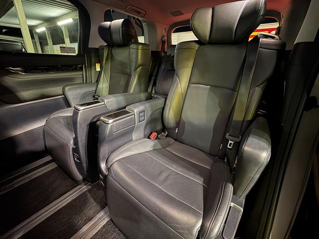 ヴェルファイアハイブリッド ＺＲ　Ｇエディション　４ＷＤ　純正ＪＢＬナビ　寒冷地仕様　バックカメラ　全方位カメラ　ＥＴＣ　両側パワスラ　電動リアゲート　クルコン　シートヒーター　ステアリングヒーター　Ｂｌｕｅｔｏｏｔｈ　フリップダウン　オットマン（38枚目）