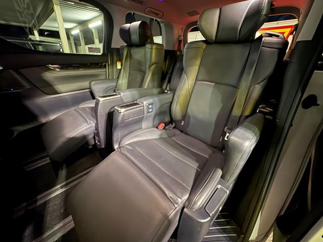 ヴェルファイアハイブリッド ＺＲ　Ｇエディション　４ＷＤ　純正ＪＢＬナビ　寒冷地仕様　バックカメラ　全方位カメラ　ＥＴＣ　両側パワスラ　電動リアゲート　クルコン　シートヒーター　ステアリングヒーター　Ｂｌｕｅｔｏｏｔｈ　フリップダウン　オットマン（39枚目）