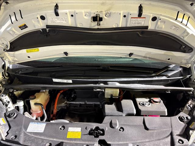 ヴェルファイアハイブリッド ＺＲ　Ｇエディション　４ＷＤ　純正ＪＢＬナビ　寒冷地仕様　バックカメラ　全方位カメラ　ＥＴＣ　両側パワスラ　電動リアゲート　クルコン　シートヒーター　ステアリングヒーター　Ｂｌｕｅｔｏｏｔｈ　フリップダウン　オットマン（49枚目）