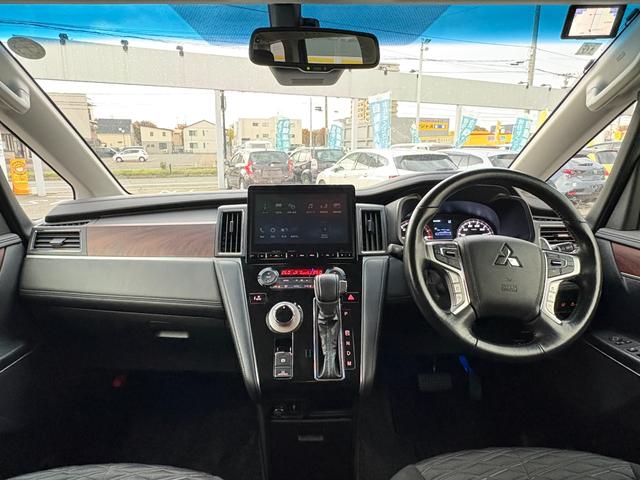 デリカＤ：５ Ｐ　ＪＡＯＳグリル／スキットバー／フェンダーガーニッシュ／Ｆ．Ｒマッドガード　バグガード　純正ウイング　オープンカントリーマッドタイヤ　オートステップ　純ナビ　全方位　両側パワスラ　電動リアゲート　ＥＴＣ（16枚目）