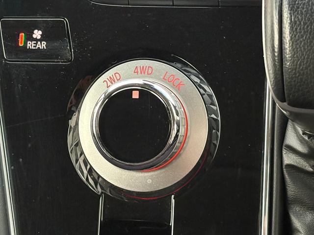 デリカＤ：５ Ｐ　ＪＡＯＳグリル／スキットバー／フェンダーガーニッシュ／Ｆ．Ｒマッドガード　バグガード　純正ウイング　オープンカントリーマッドタイヤ　オートステップ　純ナビ　全方位　両側パワスラ　電動リアゲート　ＥＴＣ（30枚目）