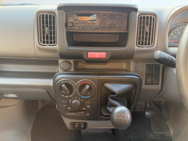 NV100クリッパーバン DX 4WD/5速MT/横滑り防止装置/キーレス/パワーウィンドウ/エアバック/両側スライドドア(17枚目)