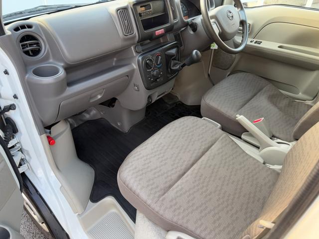 NV100クリッパーバン DX 4WD/5速MT/横滑り防止装置/キーレス/パワーウィンドウ/エアバック/両側スライドドア(35枚目)