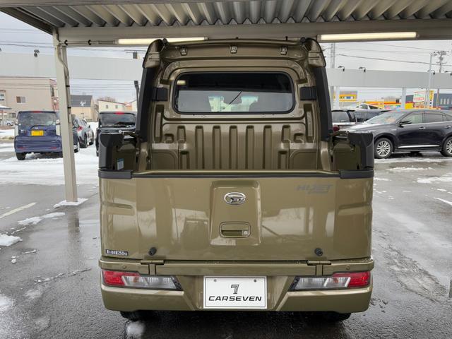 ハイゼットカーゴ デッキバン　４ＷＤ／５速ＭＴ／スマートアシスト３／フォグランプ／両側スライドドア（7枚目）