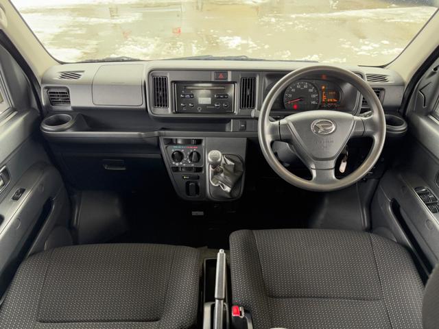 ハイゼットカーゴ デッキバン　４ＷＤ／５速ＭＴ／スマートアシスト３／フォグランプ／両側スライドドア（16枚目）