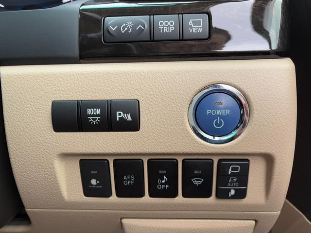 アルファードハイブリッド Ｇ　Ｌパッケージ　ロイヤルラウンジＬＥ　ａｄｍｉｒａｔｉｏｎフルエアロ／４ＷＤ／リアエンターテイメントシステム／純正ナビ／ＴＶ／パノラミックビューモニター／スーパーライブサウンド／サンルーフ／パワーバックドア／両側パワスラ／ドラレコ／ＥＴＣ（32枚目）