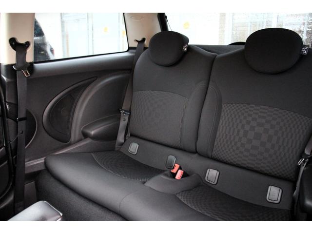 ＭＩＮＩ クーパーＳ　ユーザー買取直販・ＢＭＷ純正ＡＷ付夏タイヤ・カロテッツアナビ・フルセグテレビ・ガイドライン付バックカメラ・Ｂｌｕｅｔｏｏｔｈ接続・ＭＴモード付・ディスチャージドランプ・ＡＢＳ・プッシュ・フォグライト（34枚目）