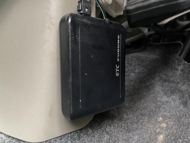 ムーヴ Ｌ　ユーザー買取直販・エコアイドル・純正オーディオ・オートエアコン・ＥＴＣ・寒冷地仕様・ベンチシート・盗難防止システム・衝突安全ボディ・キーレスエントリー・運転席エアバック・助手席エアバック・ＡＢＳ（7枚目）