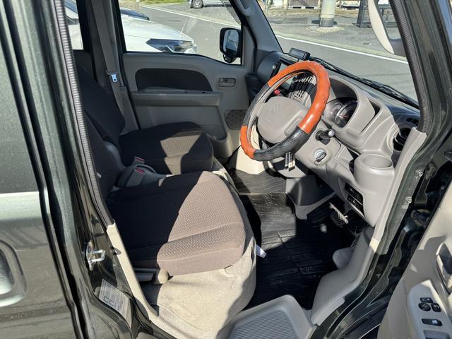 エブリイ ジョインターボ　フルセグ地デジＴＶ　車線逸脱防止　フリーキー　ナビ・テレビ　両面スライドドア　Ｗエアバック　フルタイム４ＷＤ　メモリーナビ　ＰＷ　ＰＳ　ＡＣ　ターボエンジン　ＡＢＳ　ＥＴＣ　フルフラットシート（3枚目）