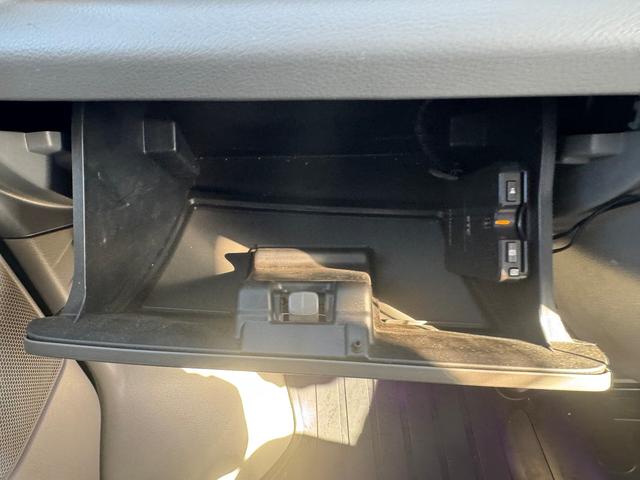 エブリイ ジョインターボ　フルセグ地デジＴＶ　車線逸脱防止　フリーキー　ナビ・テレビ　両面スライドドア　Ｗエアバック　フルタイム４ＷＤ　メモリーナビ　ＰＷ　ＰＳ　ＡＣ　ターボエンジン　ＡＢＳ　ＥＴＣ　フルフラットシート（10枚目）