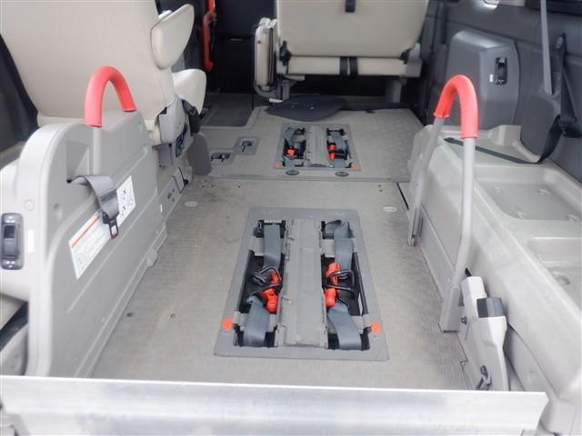 ＮＶ３５０キャラバンバン 　チェアキャブ車いす２基積仕様／オートステップ／バックモニター（7枚目）
