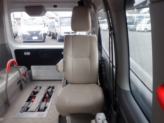 ＮＶ３５０キャラバンバン 　チェアキャブ車いす２基積仕様／オートステップ／バックモニター（16枚目）