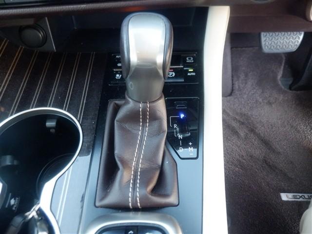 RX RX200t バージョンL /1オーナー/プリクラッシュセーフティ/パノラマルーフ&ルーフレール/ホワイトレザー/メモリーナビTV/全方位&バックカメラ/2.0ETC/パワーバックドア(27枚目)