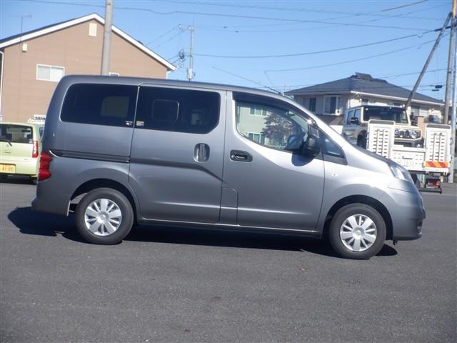 ＮＶ２００バネットバン ＧＸ　／エマージェンシーブレーキ／キーレスキ－／天張りあり／荷台ゴムマット／リヤスモークガラス／１オーナー（4枚目）
