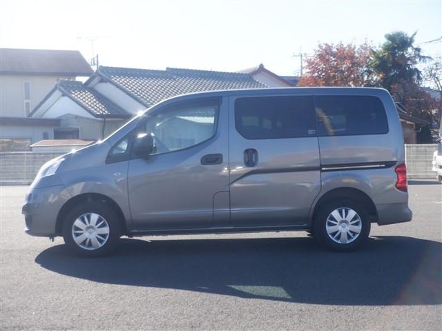 ＮＶ２００バネットバン ＧＸ　／エマージェンシーブレーキ／キーレスキ－／天張りあり／荷台ゴムマット／リヤスモークガラス／１オーナー（5枚目）