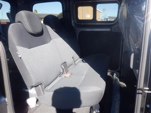 ＮＶ２００バネットバン ＧＸ　／エマージェンシーブレーキ／キーレスキ－／天張りあり／荷台ゴムマット／リヤスモークガラス／１オーナー（11枚目）