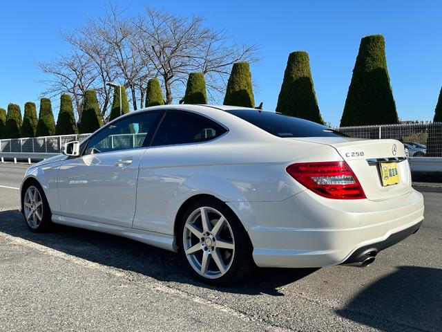 Ｃ２５０　ブルーエフィシェンシークーペ　ＧＯＯ鑑定車　ワンオーナー　禁煙車　パールホワイト　ナビ　ＴＶ　ＤＶＤ　Ｂｌｕｅｔｏｏｔ　バックカメラ　ＥＴＣ　スマートキー２個　ハーフレザーシート　クルーズコントロール　クリアランスソナー(4枚目)