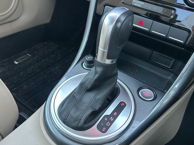 ザ・ビートル デザインマイスター Goo鑑定車 保証付 ヒーター付ベージュカワシート 純正ナビ TV Bluetoot バックカメラ ETC プッシュスタート ブラインドスポットモニター オートクルーズ スマートキー2個 BSM(11枚目)