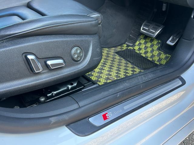 A5スポーツバック 2.0TFSIクワトロ Sラインパッケージ Goo鑑定車 保証付 車高調(ノーマル・ビルシュタイン) OZ19インチホイール(純正ホイール付) ドラレコ ETC ヒーター付皮シート ナビ TV Bluetooth バックカメラ スマートキー2個(32枚目)
