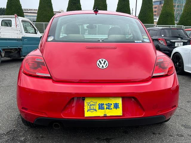 ザ・ビートル デザインレザーパッケージ　Ｇｏｏ鑑定車　保証付　ワンオーナー　禁煙車　ベージュ内装　ヒーター付皮シート　ナビ　ＴＶ　バックカメラ　Ｂｌｕｅｔｏｏｔｈ　ＥＴＣ　クリアランスソナー　ドラレコ前後　オートライト　クルコン（6枚目）
