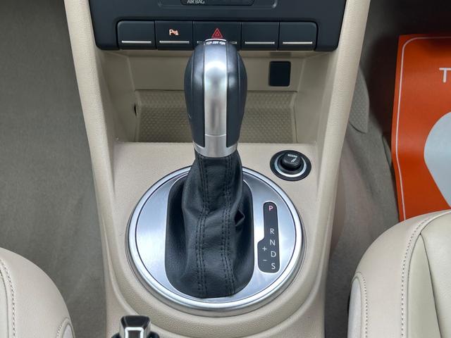 ザ・ビートル デザインレザーパッケージ　Ｇｏｏ鑑定車　保証付　ワンオーナー　禁煙車　ベージュ内装　ヒーター付皮シート　ナビ　ＴＶ　バックカメラ　Ｂｌｕｅｔｏｏｔｈ　ＥＴＣ　クリアランスソナー　ドラレコ前後　オートライト　クルコン（9枚目）