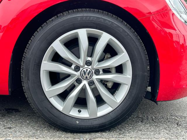 ザ・ビートル デザインレザーパッケージ　Ｇｏｏ鑑定車　保証付　ワンオーナー　禁煙車　ベージュ内装　ヒーター付皮シート　ナビ　ＴＶ　バックカメラ　Ｂｌｕｅｔｏｏｔｈ　ＥＴＣ　クリアランスソナー　ドラレコ前後　オートライト　クルコン（43枚目）
