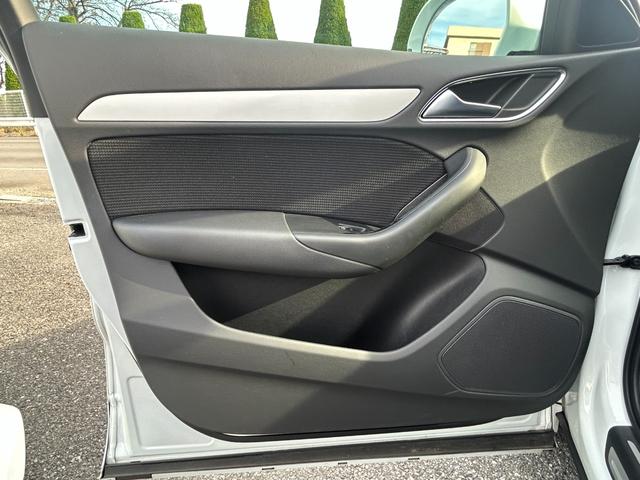 Q3 2.0TFSIクワトロ180PS Sラインパッケージ Goo鑑定車 保証付 ワンオーナー 禁煙車 クワトロSラインパッケージ ナビ TV バックカメラ Bluetooth ETC 前後ドラレコ パワーバックドア アドバンスキー ハーフレザーシート(30枚目)