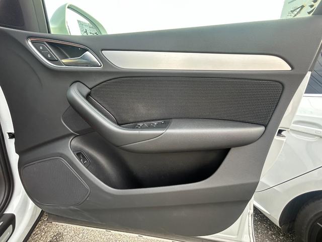 Q3 2.0TFSIクワトロ180PS Sラインパッケージ Goo鑑定車 保証付 ワンオーナー 禁煙車 クワトロSラインパッケージ ナビ TV バックカメラ Bluetooth ETC 前後ドラレコ パワーバックドア アドバンスキー ハーフレザーシート(31枚目)