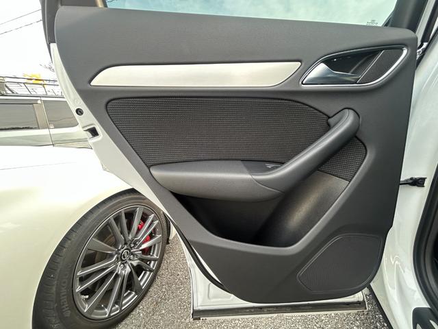 Q3 2.0TFSIクワトロ180PS Sラインパッケージ Goo鑑定車 保証付 ワンオーナー 禁煙車 クワトロSラインパッケージ ナビ TV バックカメラ Bluetooth ETC 前後ドラレコ パワーバックドア アドバンスキー ハーフレザーシート(56枚目)