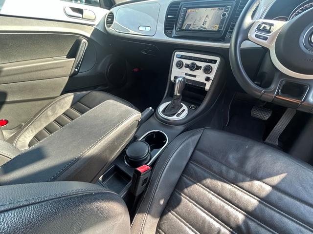 Ｇｏｏ鑑定車　保証付　ヒーター付皮シート　ナビ　ＴＶ　Ｂｌｕｅｔｏｏｔｈ　バックカメラ　クリアランスソナー　オートクルーズ　キーレス２個　ＨＩＤオートライト　ＥＴＣ