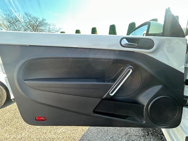 Ｇｏｏ鑑定車　保証付　ヒーター付皮シート　ナビ　ＴＶ　Ｂｌｕｅｔｏｏｔｈ　バックカメラ　クリアランスソナー　オートクルーズ　キーレス２個　ＨＩＤオートライト　ＥＴＣ