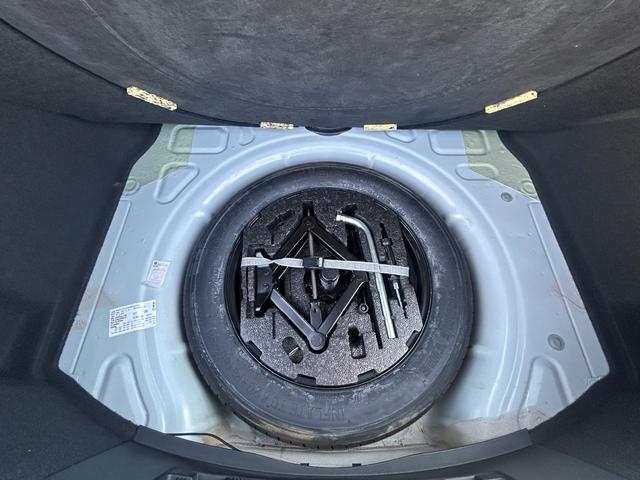 Ｇｏｏ鑑定車　保証付　ヒーター付皮シート　ナビ　ＴＶ　Ｂｌｕｅｔｏｏｔｈ　バックカメラ　クリアランスソナー　オートクルーズ　キーレス２個　ＨＩＤオートライト　ＥＴＣ