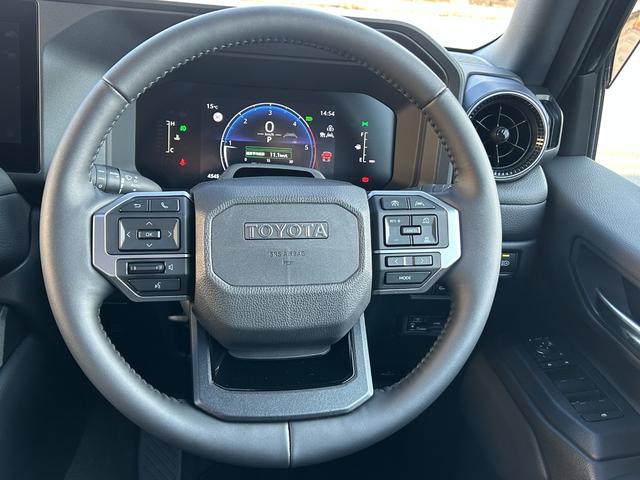 ランドクルーザー２５０ ＶＸ　Ｇｏｏ鑑定車　ワンオーナー　禁煙車　メーカー保証継承　ディーゼルターボ　トヨタセーフティセンス　ナビ　ＴＶ　Ｂｌｕｅｔｏｏｔｈ　全方面カメラ　ＥＴＣ２．０　サンルーフ　デジタルインナーミラー（14枚目）