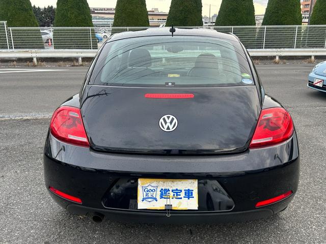 ザ・ビートル ビター　Ｇｏｏ鑑定車　保証付　２５０台限定車ビター　オートＨＩＤライト　クリアランスソナー　限定ホイール　プッシュスタートスイッチ　スマートキー２個　ナビ　ＴＶ　Ｂｌｕｅｔｏｏｔｈ　バックカメラ　ＥＴＣ（5枚目）